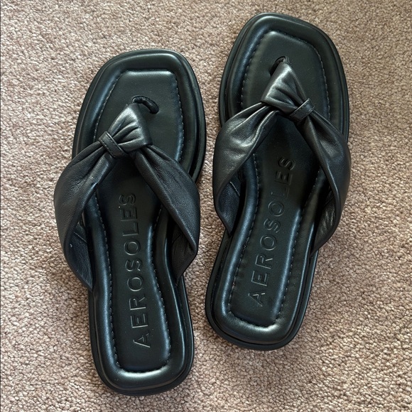 Aerosols Bond thong sandals size 5 NWOT - Picture 1 of 5
